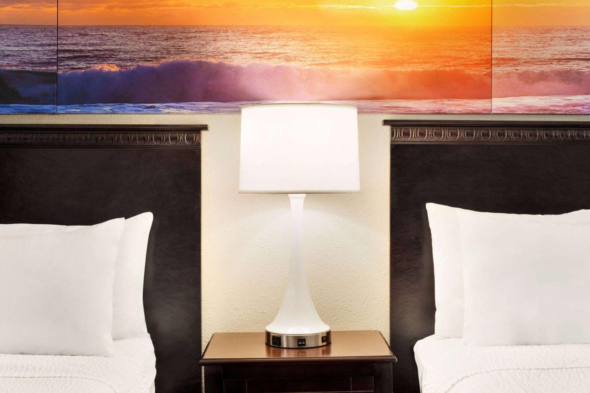 Days Inn By Wyndham Ocean City Oceanfront Екстер'єр фото